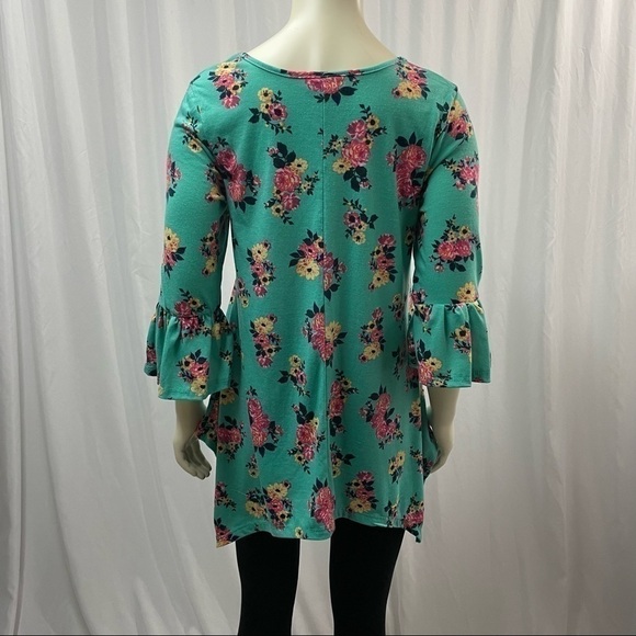 NWOT Bobbie & Brooks Bell Sleeve, Scoop Neck Tunic Floral Print, Size Medium - Picture 2 of 6